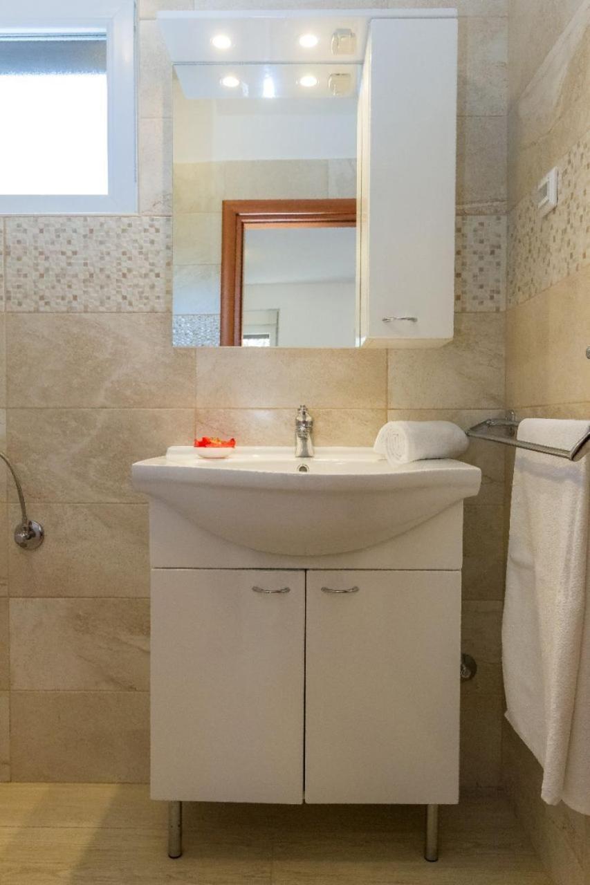 Apartments Zvone1 Veli Rat Εξωτερικό φωτογραφία